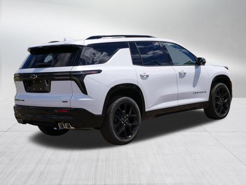 New 2026 Chevrolet Traverse RS w/ LPO, Floor Liner Package AWD/4WD image 5