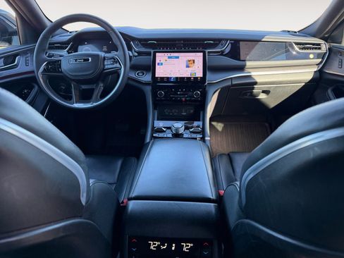 Used 2023 Jeep Grand Cherokee Overland w/ Luxury Tech Group IV image 10