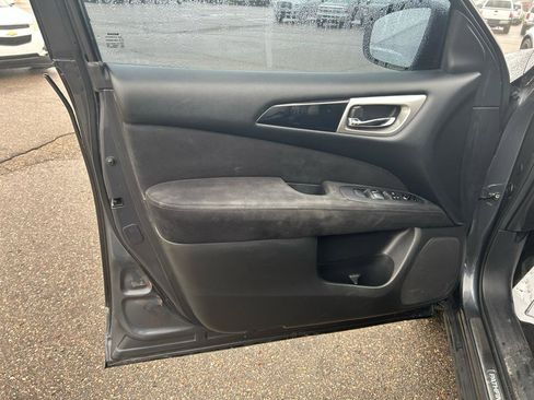 Used 2013 Nissan Pathfinder S image 15