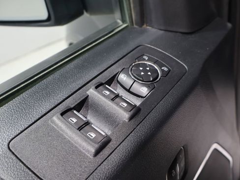 Used 2019 Ford F150 Lariat w/ Equipment Group 501A Mid image 16