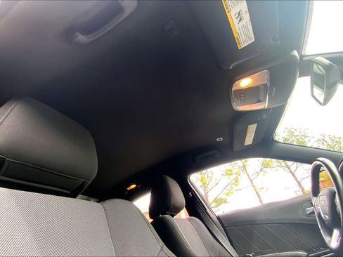 Used 2017 Dodge Charger SXT w/ Driver Confidence Group image 14