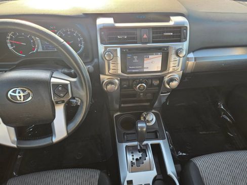 Used 2018 Toyota 4Runner SR5 AWD/4WD image 24
