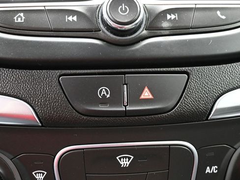 Used 2022 Chevrolet Equinox LT image 18