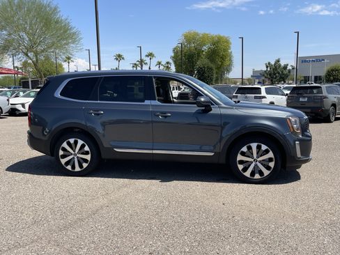 Used 2021 Kia Telluride EX w/ EX Premium Package FWD image 6