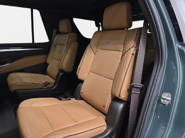 Used 2026 Cadillac Escalade Luxury w/ Touring Package AWD/4WD image 13