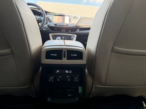 Used 2019 Buick Envision Essence FWD image 21