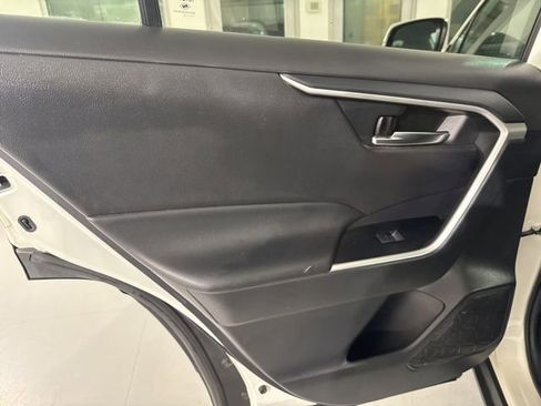 Used 2022 Toyota RAV4 SE AWD/4WD image 17