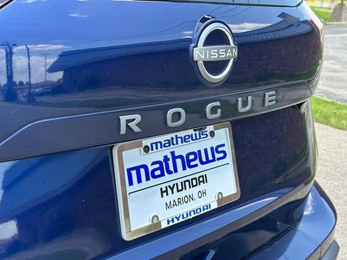 Used 2025 Nissan Rogue SV FWD image 30