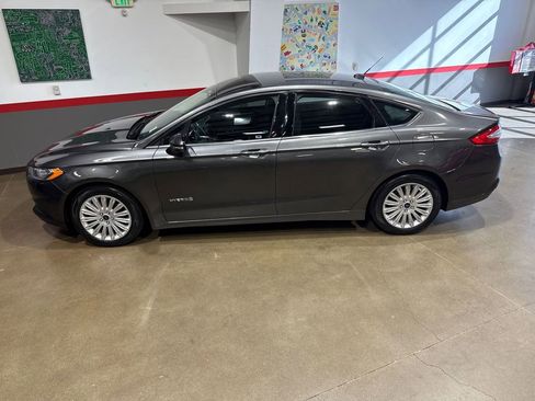 Used 2016 Ford Fusion SE image 51