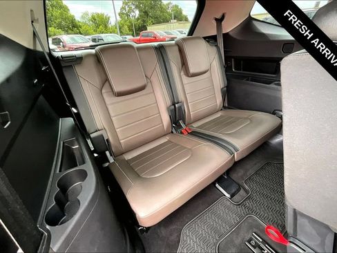 Used 2024 Volkswagen Atlas SEL AWD/4WD image 25