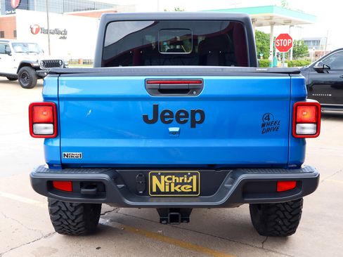 Used 2022 Jeep Gladiator Sport AWD/4WD image 14