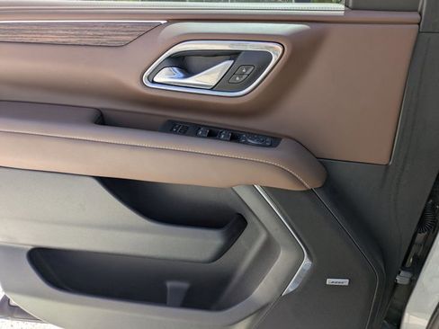 Used 2024 Chevrolet Suburban High Country image 7