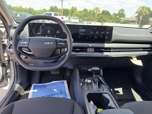 New 2026 Kia K4 FWD image 19