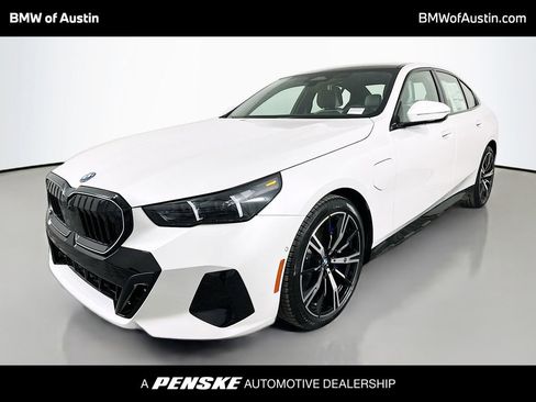 New 2027 BMW 550e xDrive w/ Premium Package AWD/4WD image 1