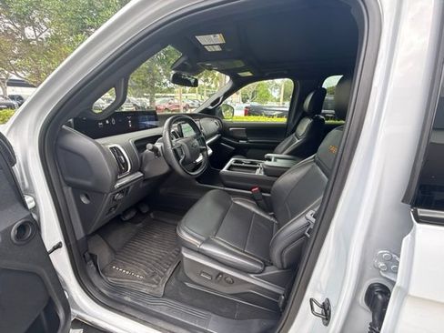 Used 2025 Ford Expedition Tremor AWD/4WD image 7