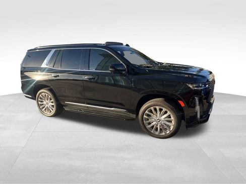 Certified 2024 Cadillac Escalade Premium Luxury image 2