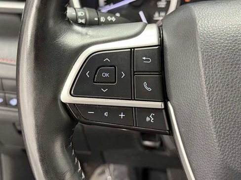 Used 2022 Toyota Highlander XSE image 18