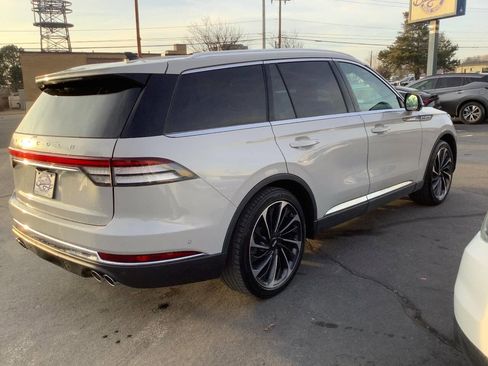 Used 2023 Lincoln Aviator Reserve w/ Equipment Group 201A image 9