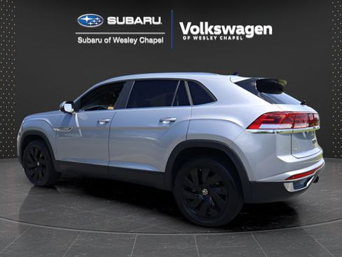 Certified 2024 Volkswagen Atlas Cross Sport SE FWD image 6