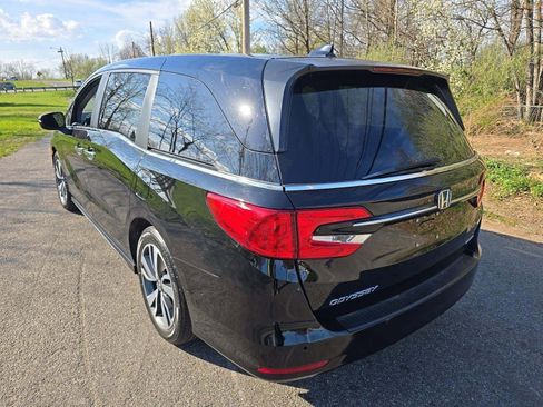Used 2023 Honda Odyssey Touring image 2