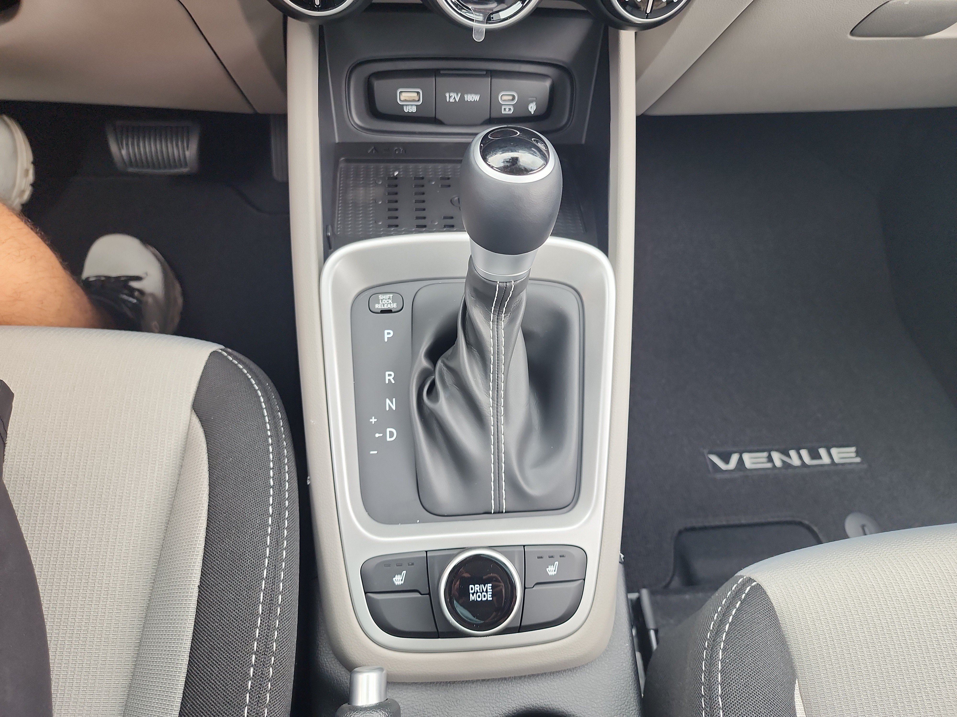 New 2026 Hyundai Venue SEL FWD image 26