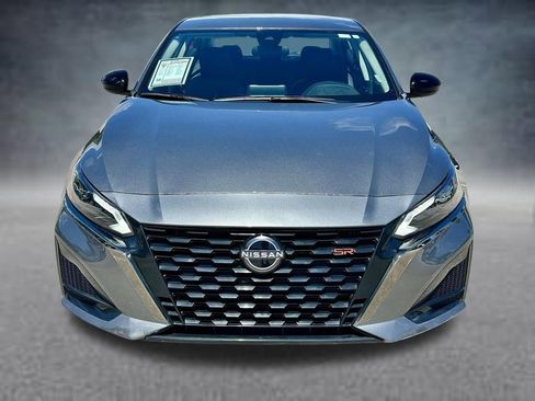 Used 2025 Nissan Altima 2.5 SR AWD/4WD image 2