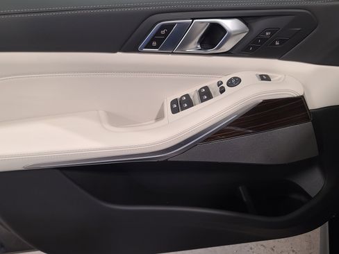 New 2026 BMW X5 xDrive40i w/ M Sport Package image 15