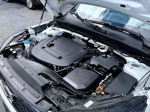 Used 2024 Volvo XC40 B5 Plus AWD/4WD image 34