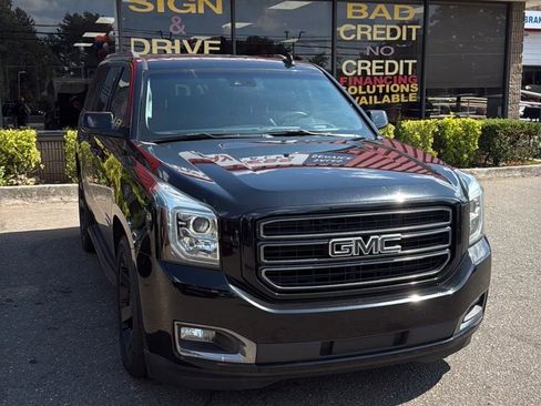 Used 2020 GMC Yukon SLT w/ Graphite Performance Edition image 2