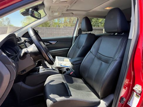 Used 2021 Nissan Rogue Sport SL w/ Premium Package FWD image 12