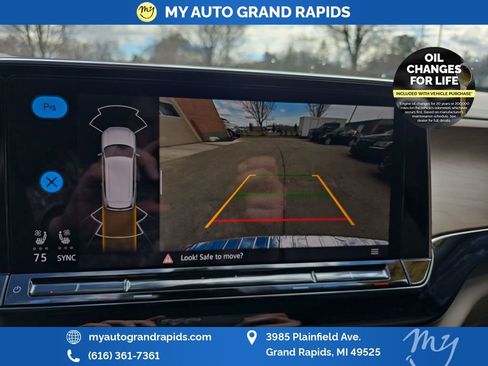 Used 2024 Volkswagen Atlas SE AWD/4WD image 19