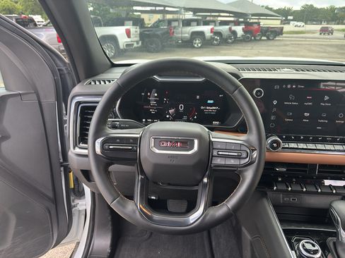 New 2025 GMC Canyon AT4 w/ LPO, Off Road Lift Package AWD/4WD image 23