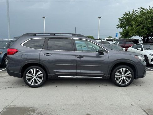 Used 2022 Subaru Ascent Limited w/ Technology Package AWD/4WD image 2