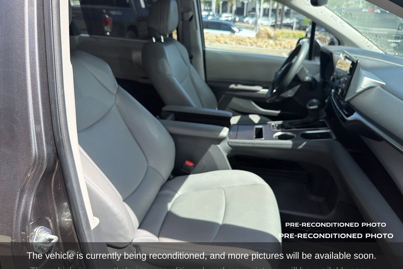 Used 2024 Toyota Sienna XLE FWD image 21
