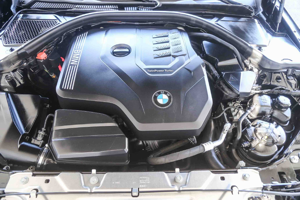 Used 2024 BMW 330i Sedan w/ Convenience Package RWD image 23
