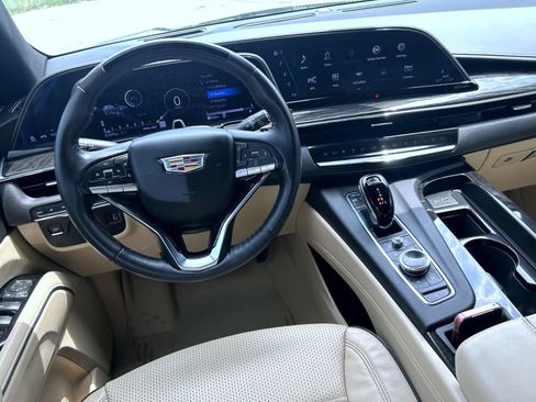 Certified 2023 Cadillac Escalade ESV Premium Luxury AWD/4WD image 15