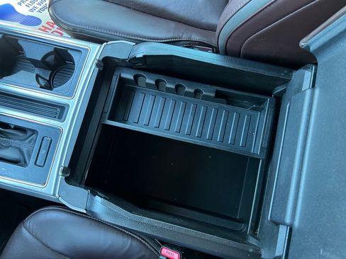 Used 2015 Ford F150 Platinum w/ Equipment Group 701A Luxury image 38