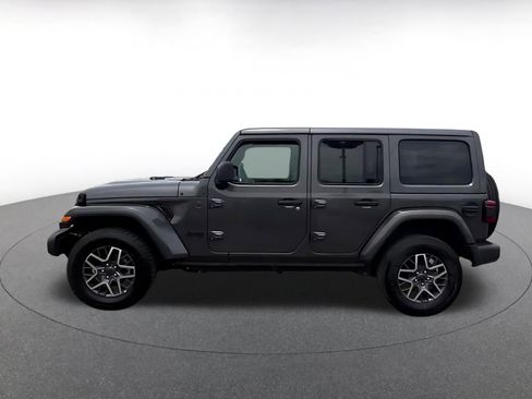 Used 2025 Jeep Wrangler Sahara AWD/4WD image 7