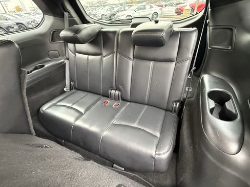 Used 2019 Nissan Pathfinder Platinum image 18