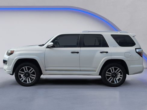 Used 2018 Toyota 4Runner Limited AWD/4WD image 3