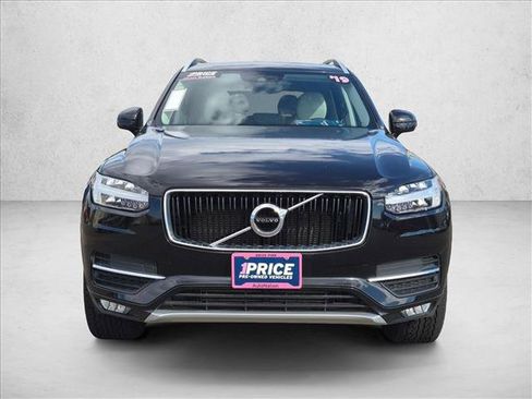 Used 2019 Volvo XC90 T5 Momentum w/ Multimedia Package AWD/4WD image 2