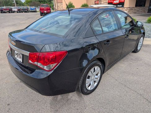 Used 2013 Chevrolet Cruze LS FWD image 9