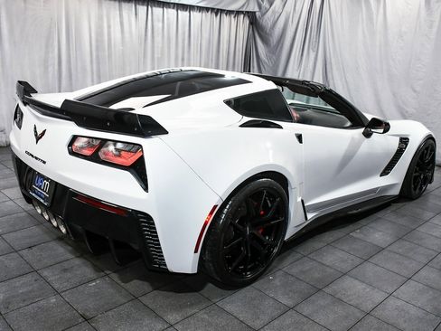 Used 2015 Chevrolet Corvette Z06 w/ 3LZ Preferred Equipment Group image 7