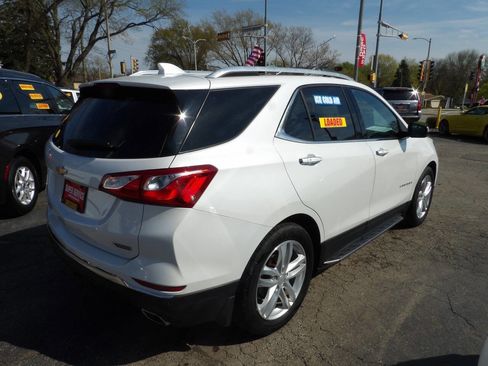 Used 2018 Chevrolet Equinox Premier FWD image 5