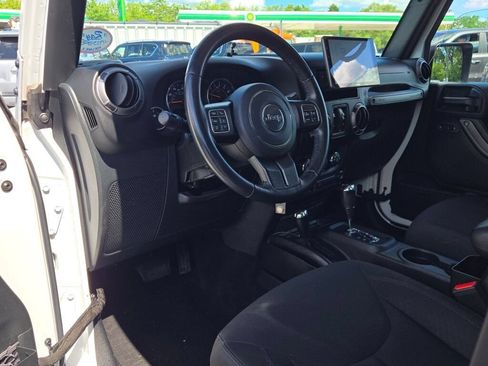 Used 2018 Jeep Wrangler Unlimited Sport S AWD/4WD image 24