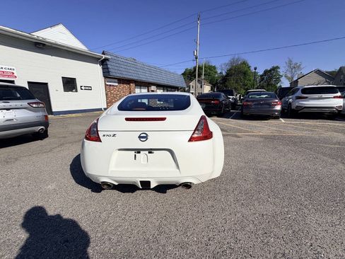Used 2012 Nissan 370Z Touring RWD image 39