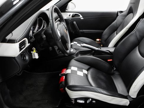 Used 2011 Porsche 911 Cabriolet RWD image 22