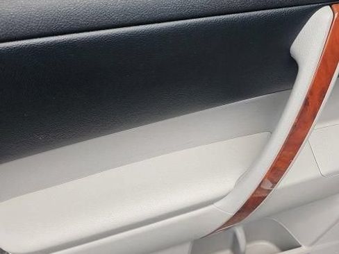 Used 2012 Toyota Highlander Limited FWD image 12