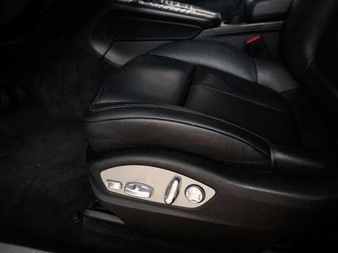 Used 2019 Porsche Macan S AWD/4WD image 14