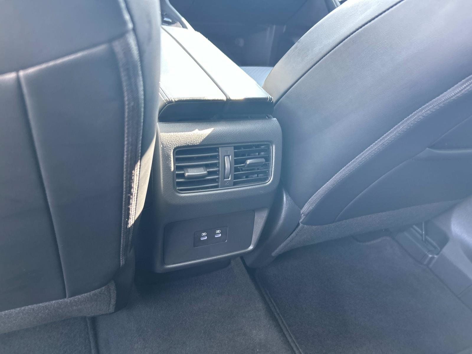 Used 2024 Nissan Rogue SV w/ SV Premium Package FWD image 25